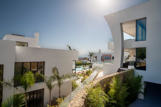 TEODORO CABRILLA ARQUITECTOS