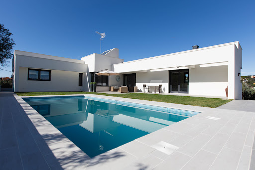 Ricardo Urioste Ugarte ARQUITECTO